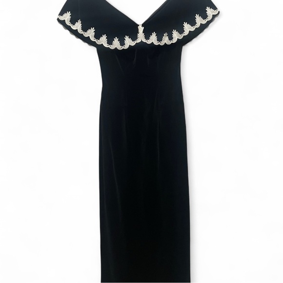 Bianchi Dresses & Skirts - Vintage 80's Black Velvet Off-The-Shoulder Evening Dress